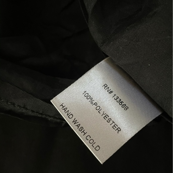 Black satin like dress with cutout size small from envy couture - Picture 7 of 10